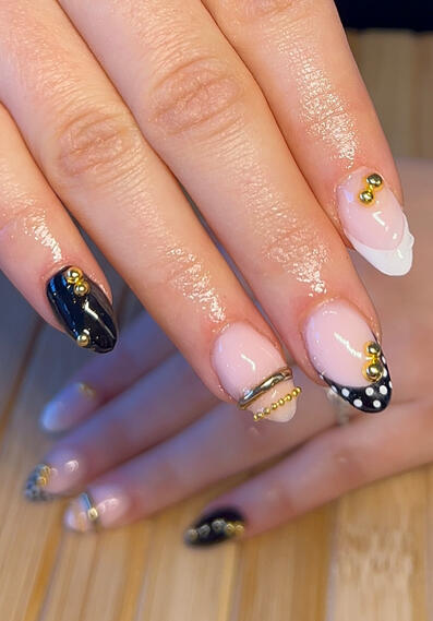 Nail art noir & or